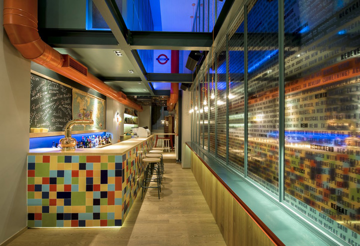 Дизайн кафе в стиле вагончик-ретро RE Cafe and Dining Bar, Греция